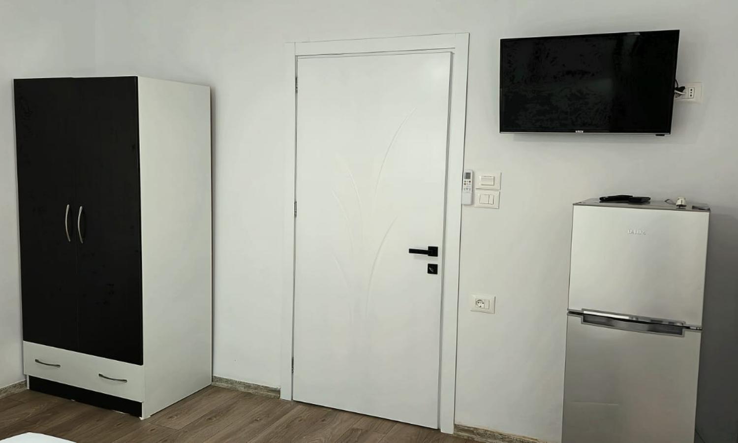Guest House Pogradeci Bagian luar foto