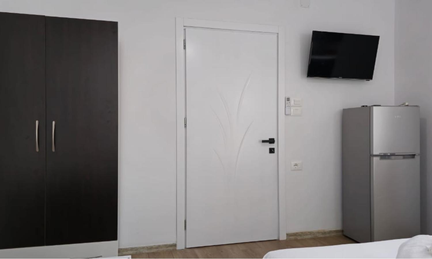 Guest House Pogradeci Bagian luar foto