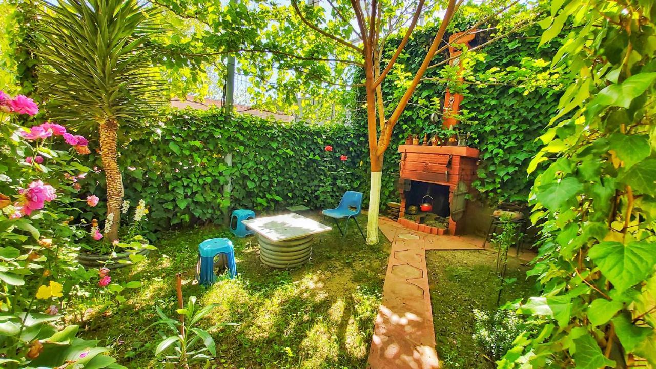 Guest House Pogradeci Bagian luar foto